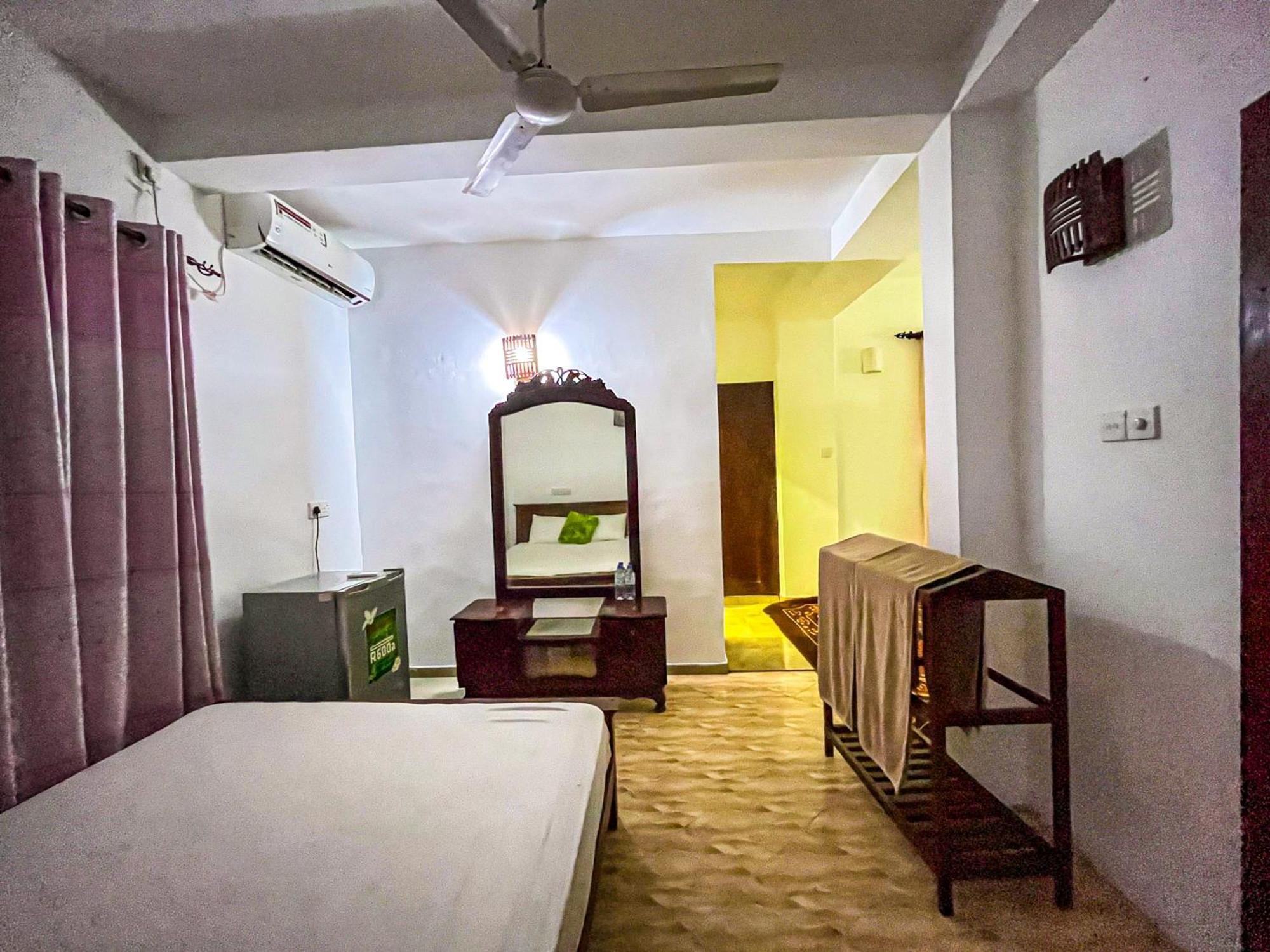 Galle Camellia Room photo